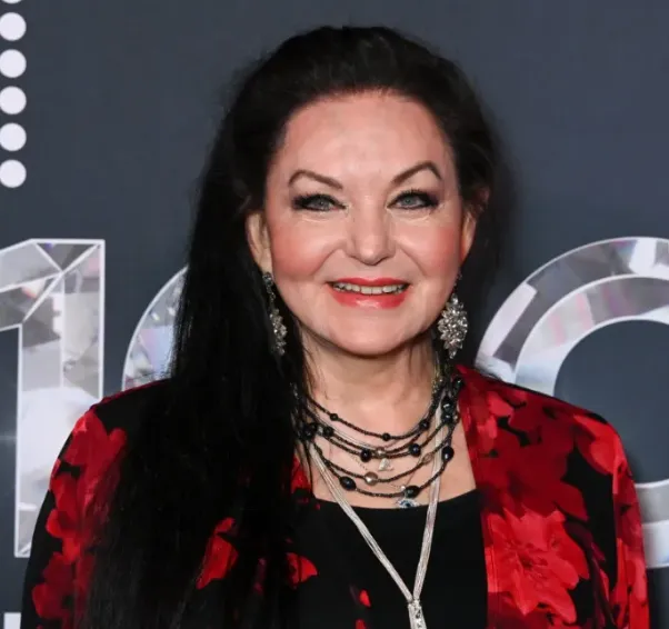 Crystal Gayle's Husband Inside Her Love Story Revealed