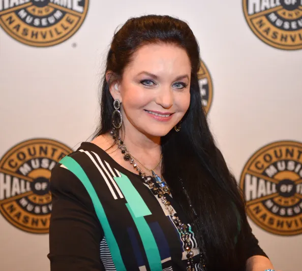 Crystal Gayle's Husband Inside Her Love Story Revealed