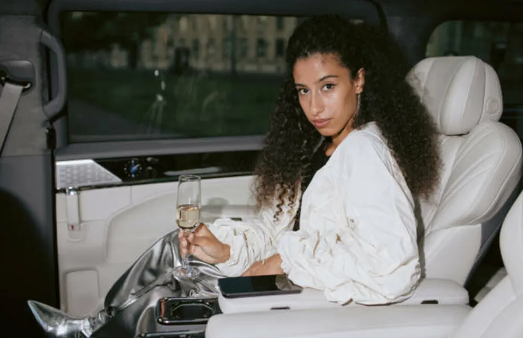 Behind the Scenes How Stylists Choose Between Kinky Curly and Relaxed Straight for Celebrities